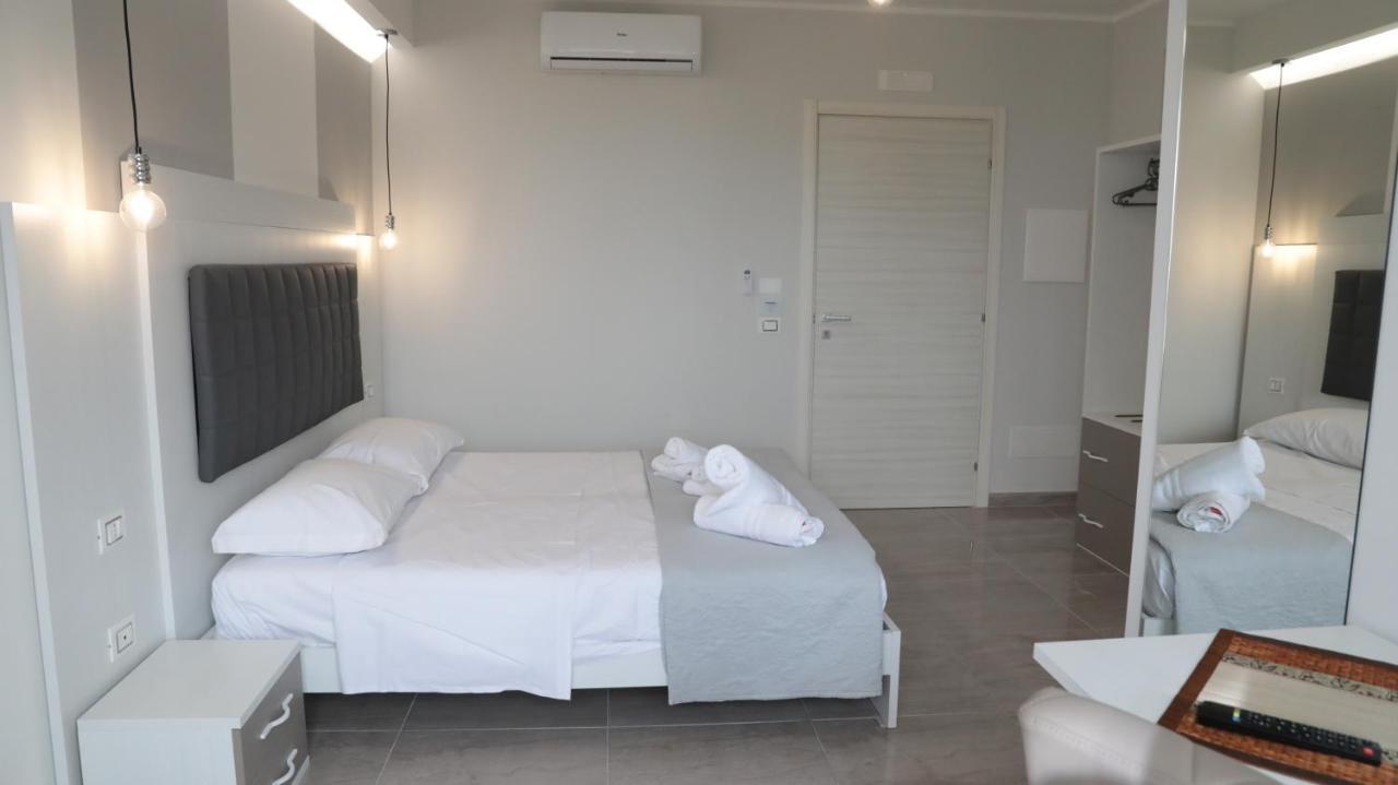 Blue Marine - Free Parking Hotel Tropea Buitenkant foto